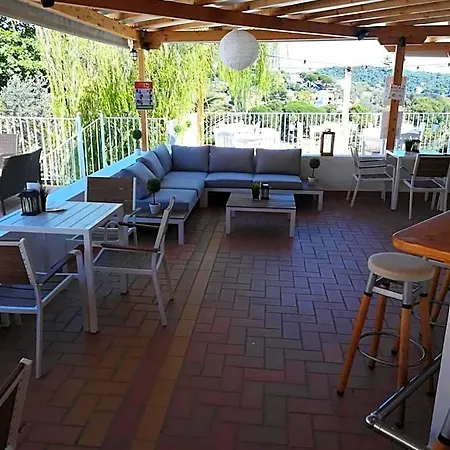 Zorbas Family House Hotel 3*