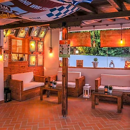Zorbas Family House 3*