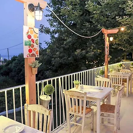 Zorbas Family House 3* Skiathos