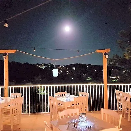 Zorbas Family House Hotel