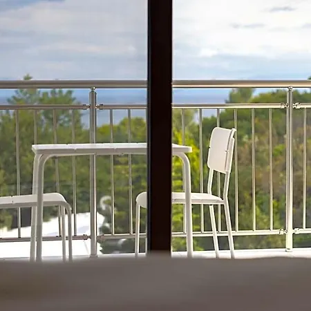 Zorbas Family House 3*