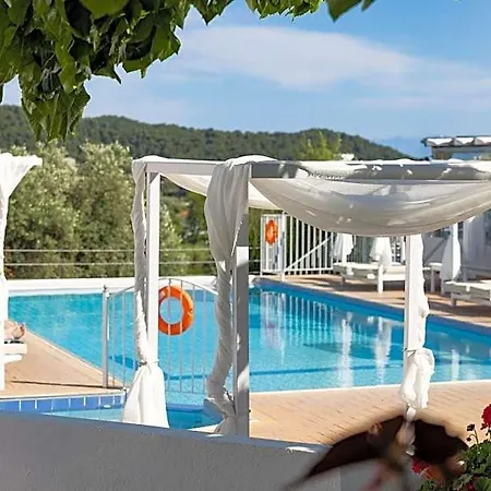 Hotel Zorbas Family House 3*