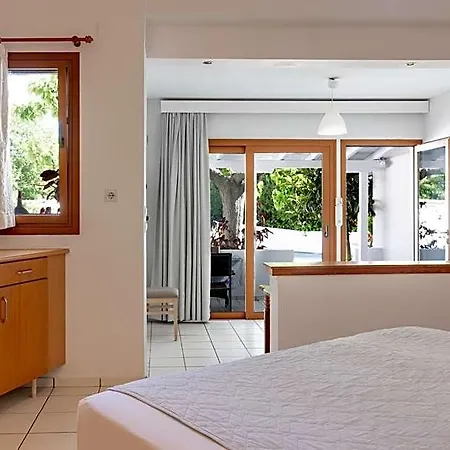Hotel Zorbas Family House 3*
